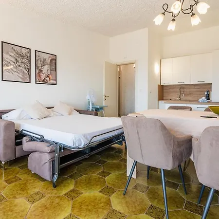Apartment For 4 View, Terrace, Wifi And Freeparking